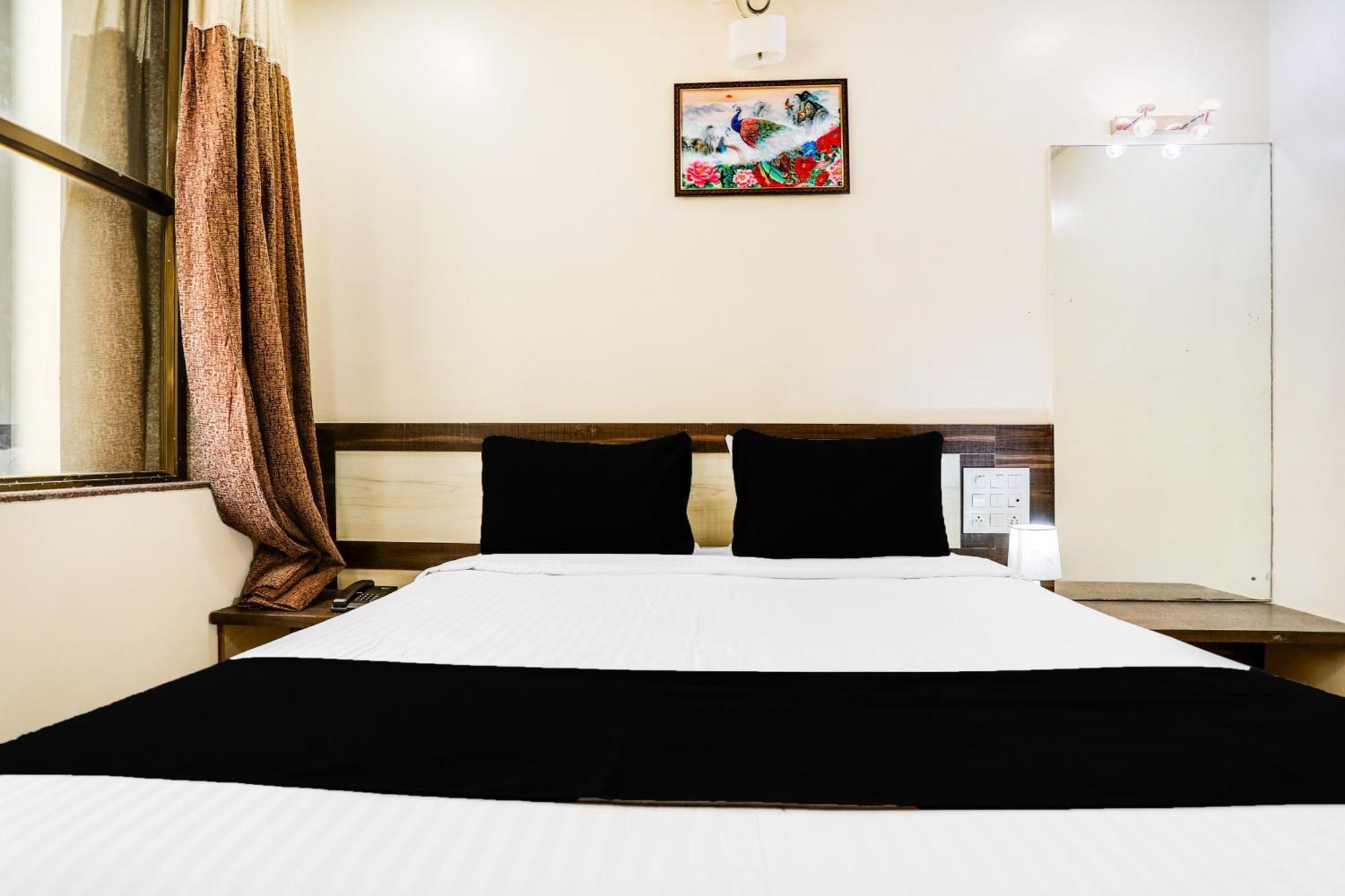 Super Hotel O Palkhi Road Near Sai Baba Temple Formerly Netra Sai Shirdi Εξωτερικό φωτογραφία