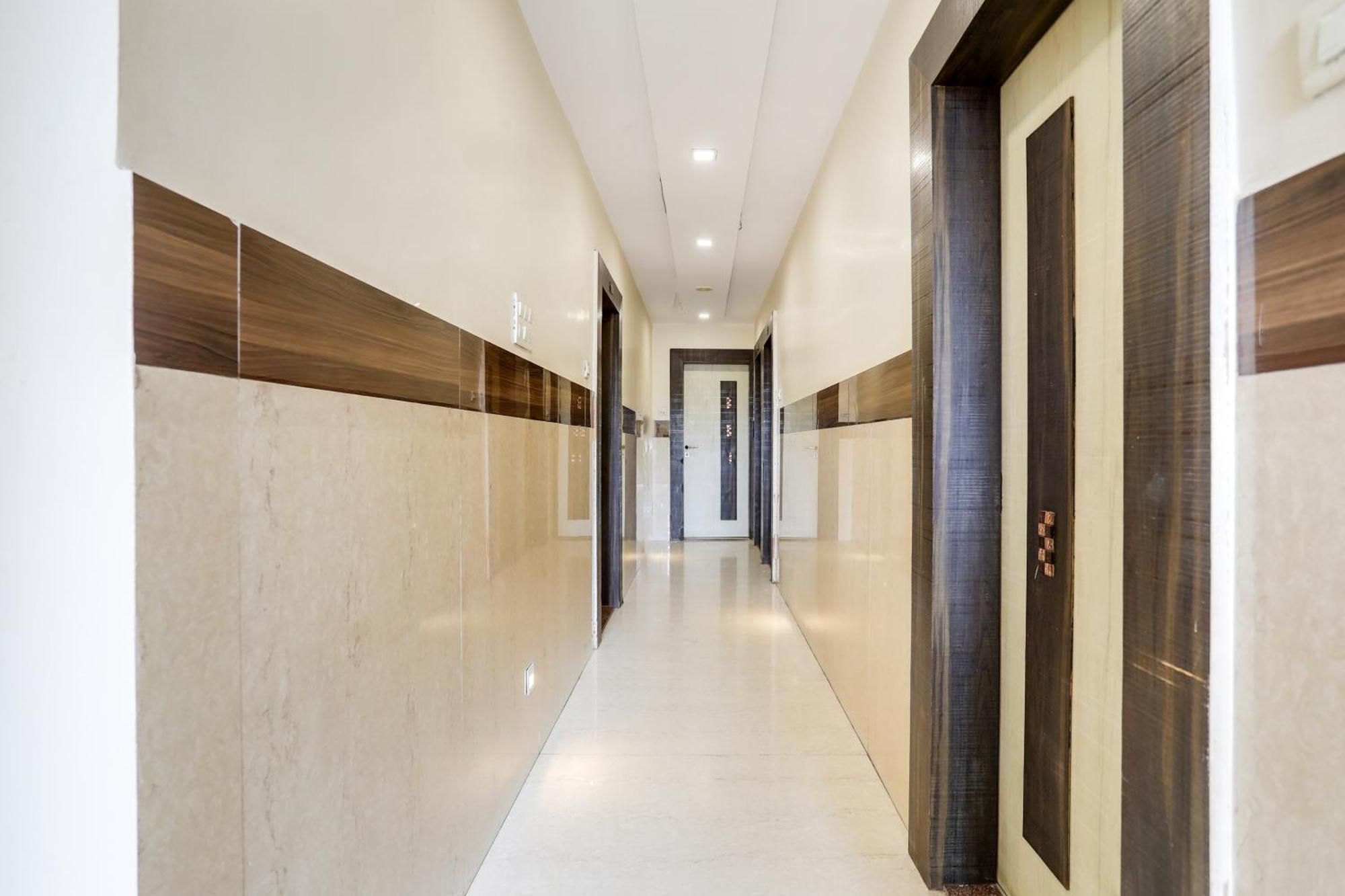 Super Hotel O Palkhi Road Near Sai Baba Temple Formerly Netra Sai Shirdi Εξωτερικό φωτογραφία