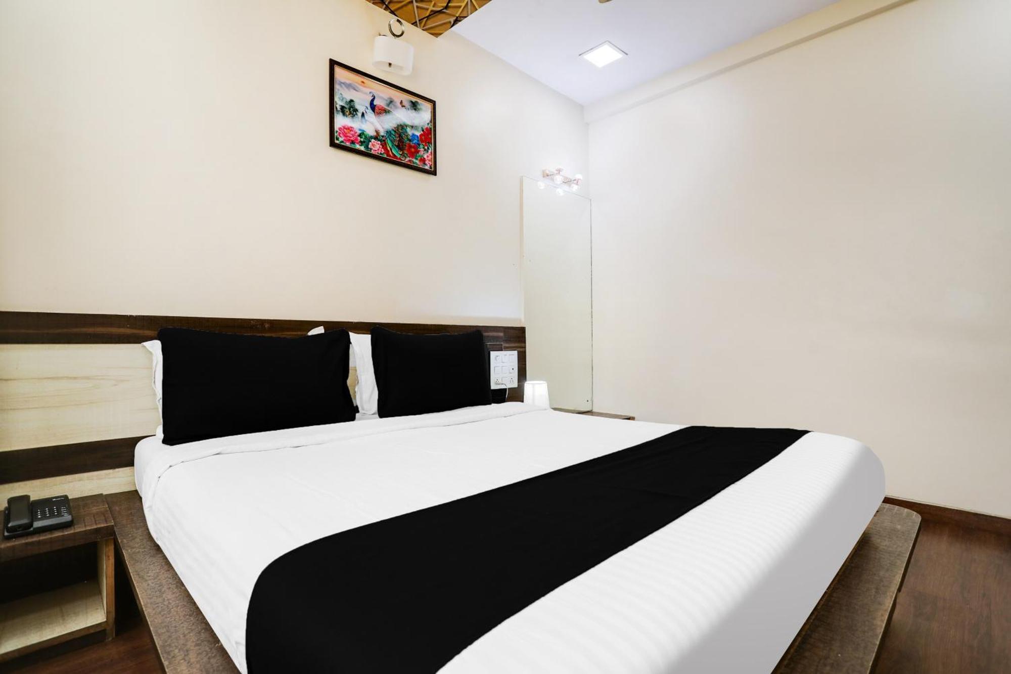 Super Hotel O Palkhi Road Near Sai Baba Temple Formerly Netra Sai Shirdi Εξωτερικό φωτογραφία