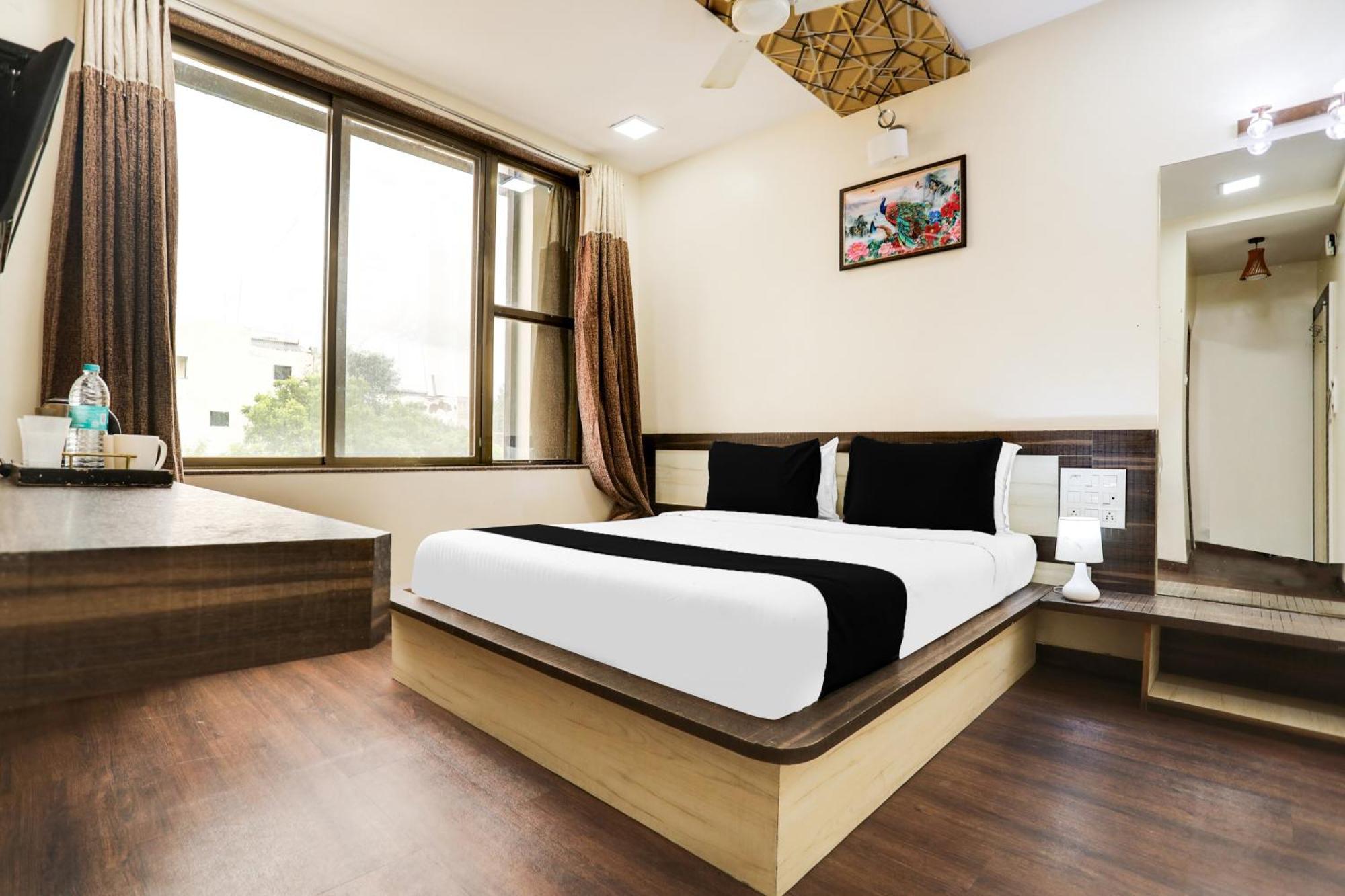 Super Hotel O Palkhi Road Near Sai Baba Temple Formerly Netra Sai Shirdi Εξωτερικό φωτογραφία