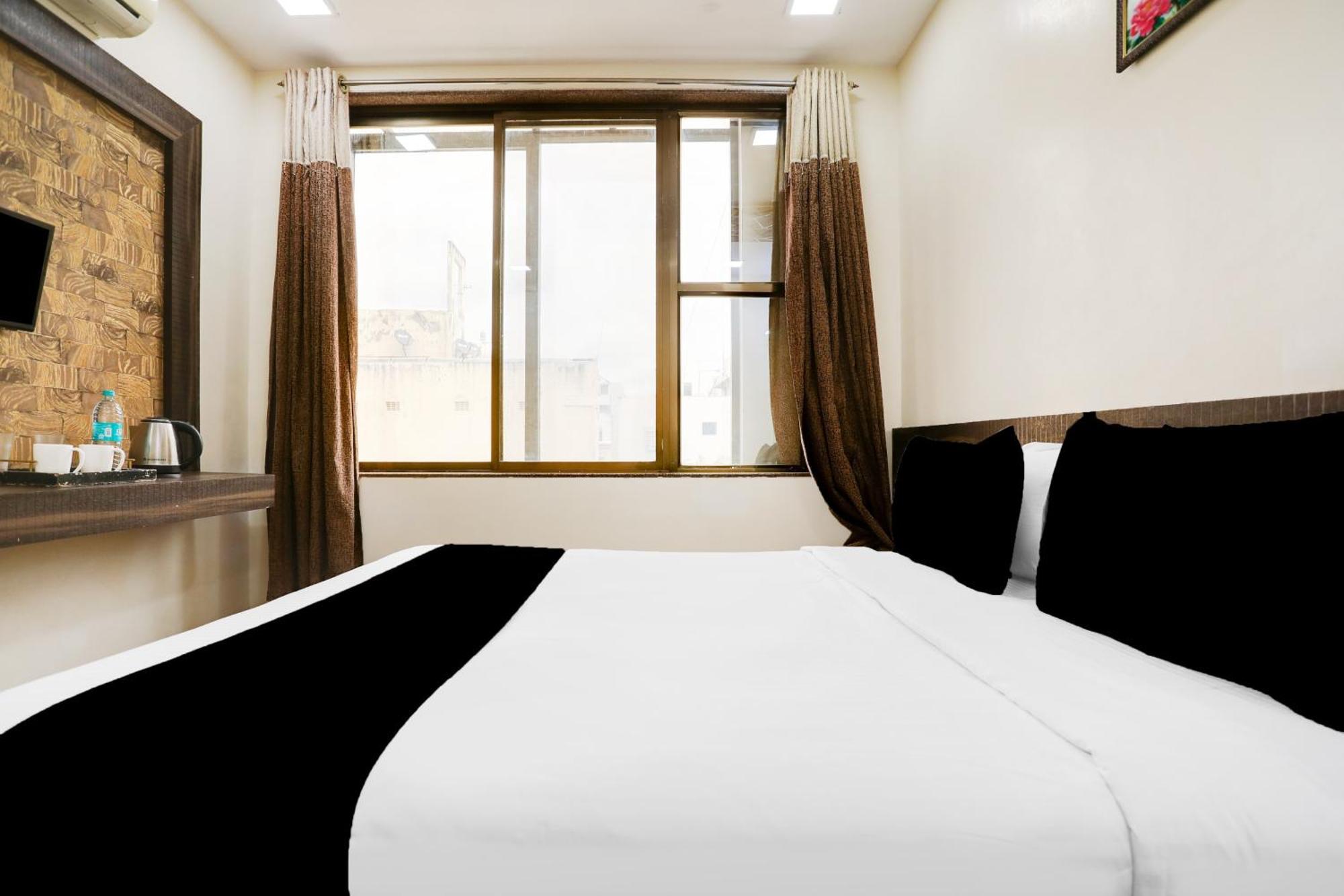 Super Hotel O Palkhi Road Near Sai Baba Temple Formerly Netra Sai Shirdi Εξωτερικό φωτογραφία